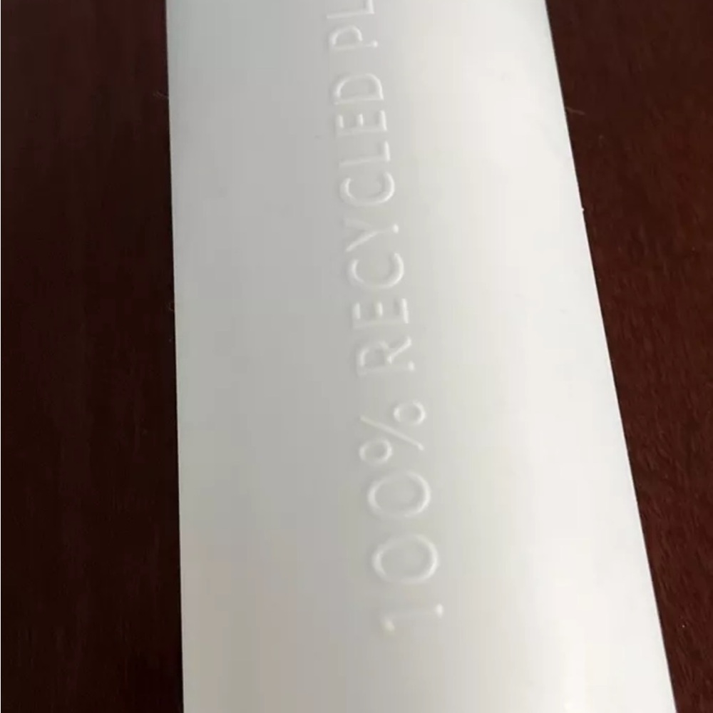 NWOT Starbucks 100% Recycled Plastic Matte Mint Green Traveler slide-lock lid.